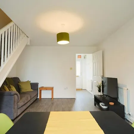 Broadcroft Two Bedroom House In North Bristol