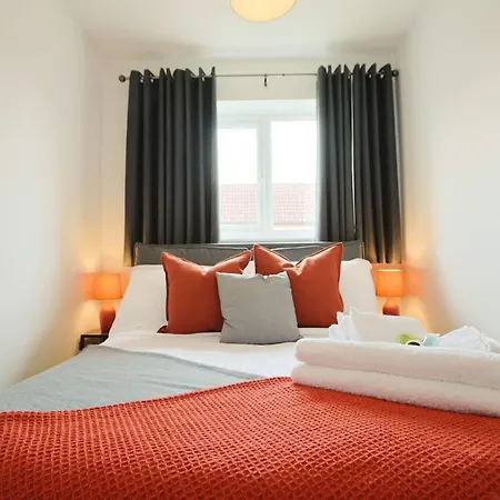 Broadcroft Two Bedroom House In North Bristol